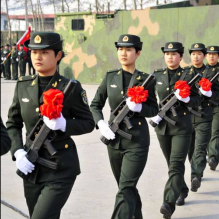 China's First Female Special Forces Via people.com.cn/mil.cnr.c